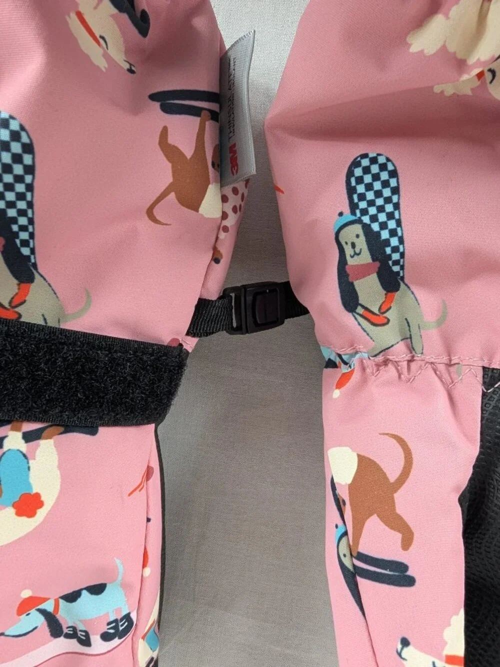H&M Water Repellent Ski Mittens Pink Dogs Snow 3M Thinsulate Toddler Sz 5T / 6